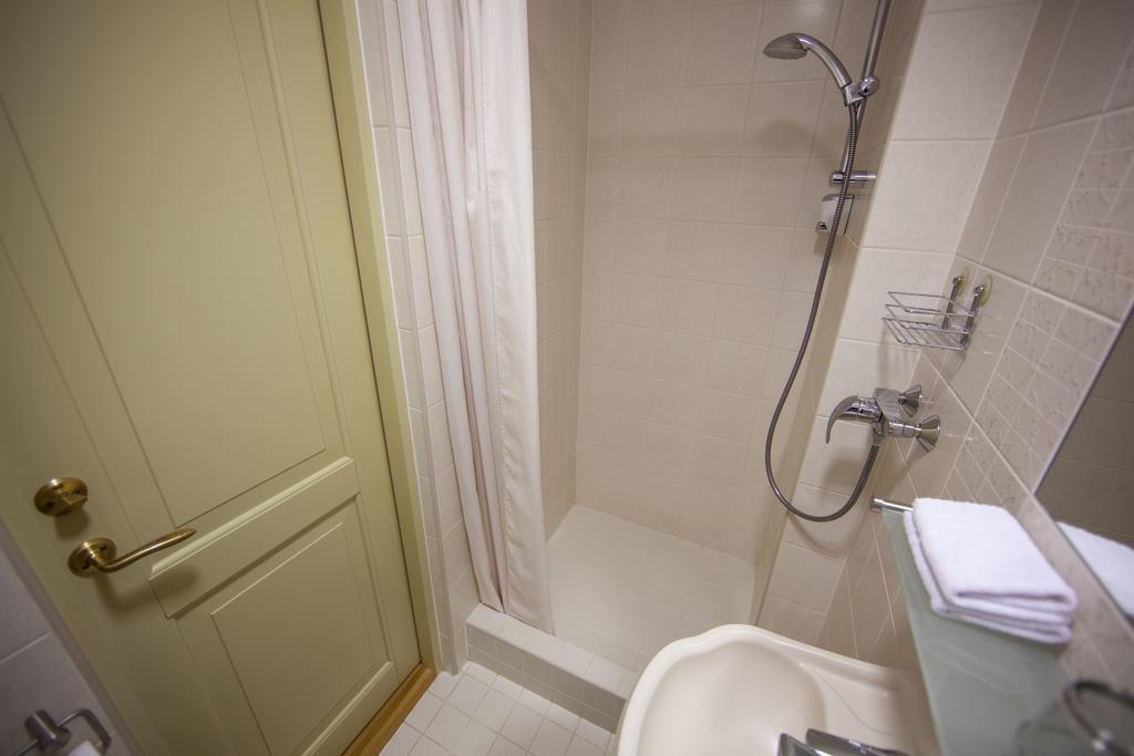 Aasa Kuelalistemaja Hotel Viljandi  Bilik gambar